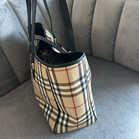 Burberry House Check Buckle Tote bag like new! - Picture 13 of 16